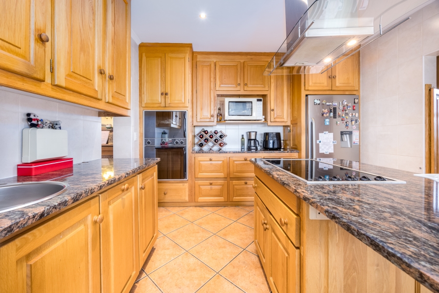 4 Bedroom Property for Sale in Kenridge Western Cape